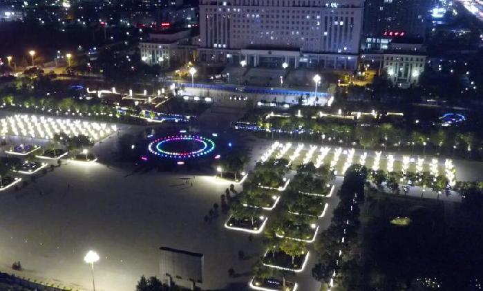 【慶陽(yáng)視頻】“新版”和諧廣場(chǎng)炫起來(lái)