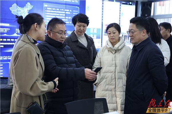 新華社甘肅分社社長任衛(wèi)東帶隊(duì)來慶陽市開展調(diào)研采訪活動