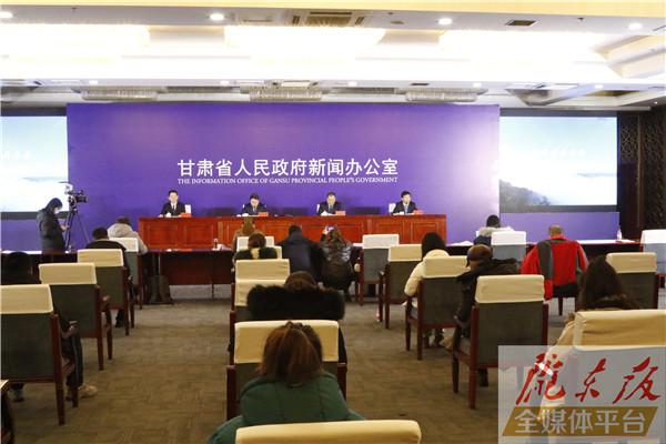 慶陽市8個縣（區(qū)）、570個貧困村、14.99萬戶61.05萬貧困人口全部脫貧