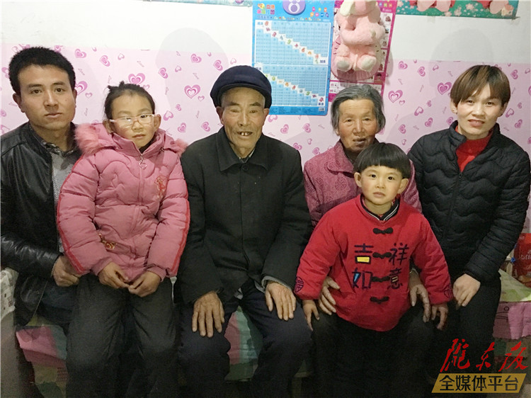 【新春走基層】殘疾夫婦：“你做我的耳朵，我做你的右手”