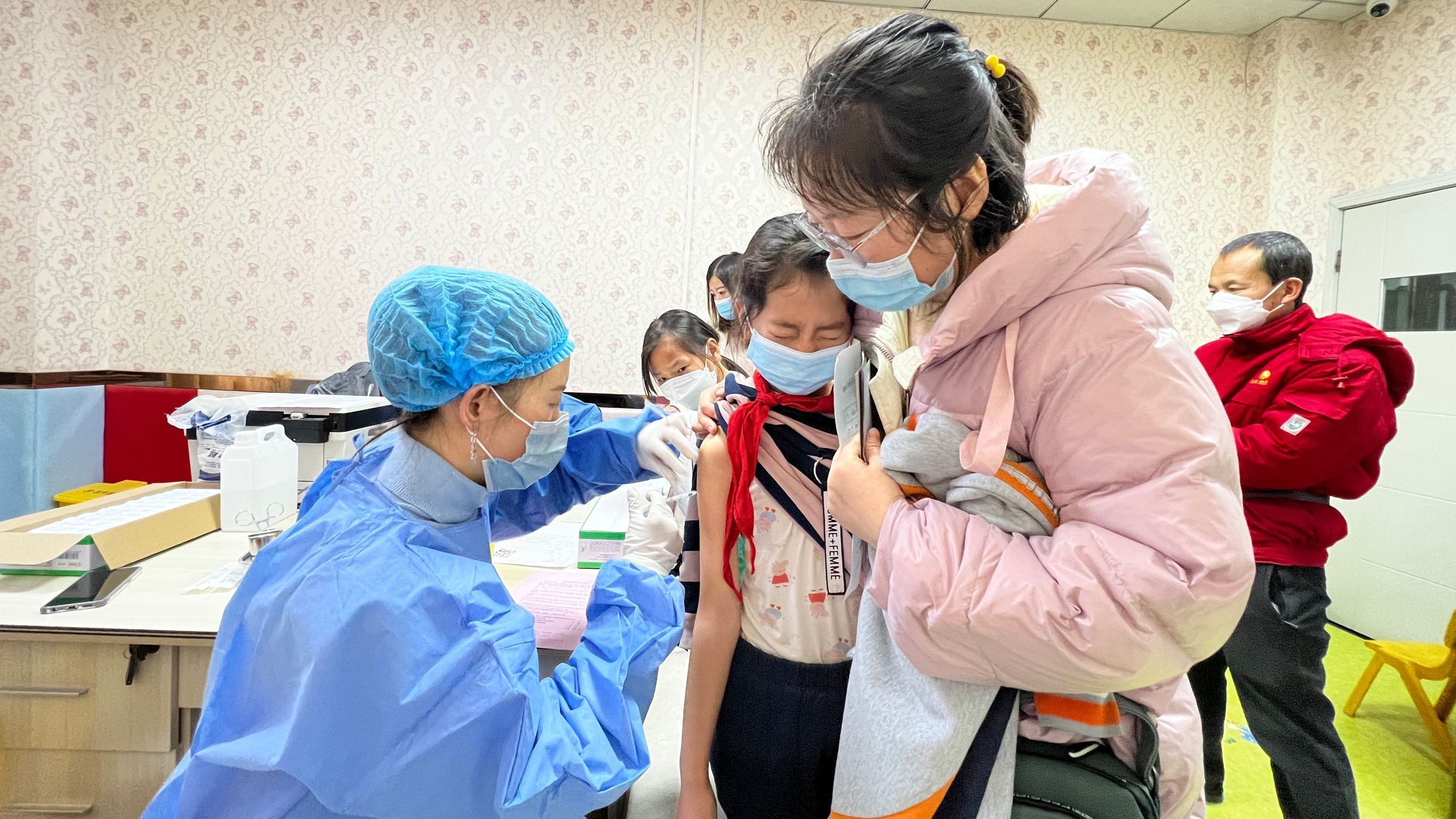 打針了！不怕，不怕，我們很勇敢！