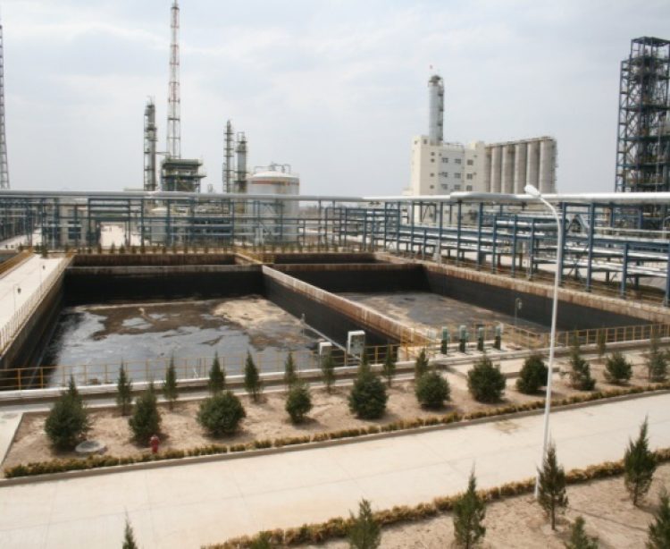 中國(guó)石油慶陽(yáng)石化公司嚴(yán)守安全環(huán)保底線(xiàn)，減少地表水和地下水開(kāi)采。隴東報(bào)全媒體記者 劉萍凝 攝