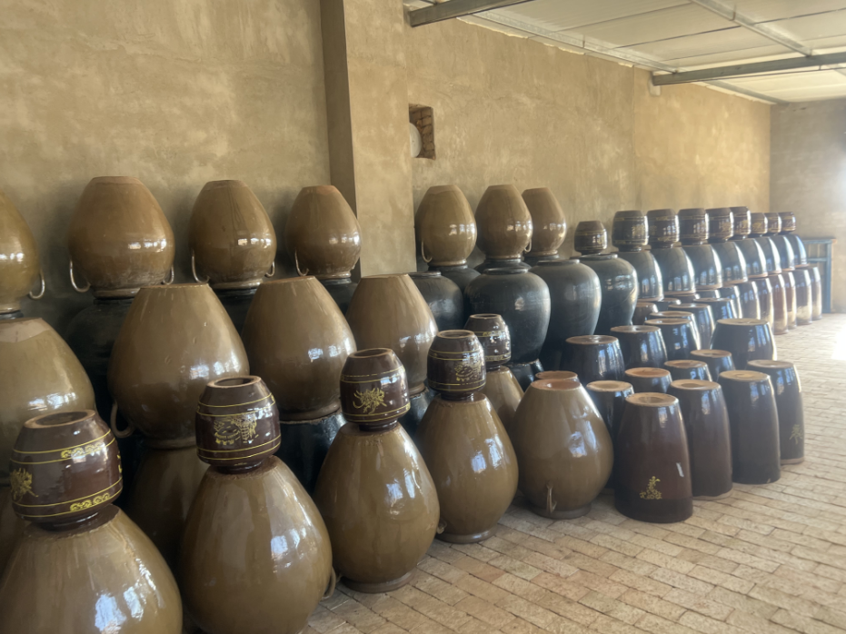 耿源畔村村民劉海琴醬油作坊一角。