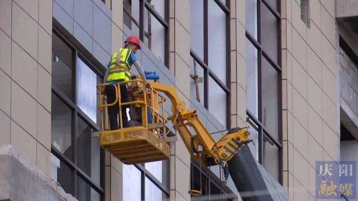 中國(guó)電信甘肅公司慶陽云計(jì)算大數(shù)據(jù)中心項(xiàng)目即將建成并投產(chǎn)使用