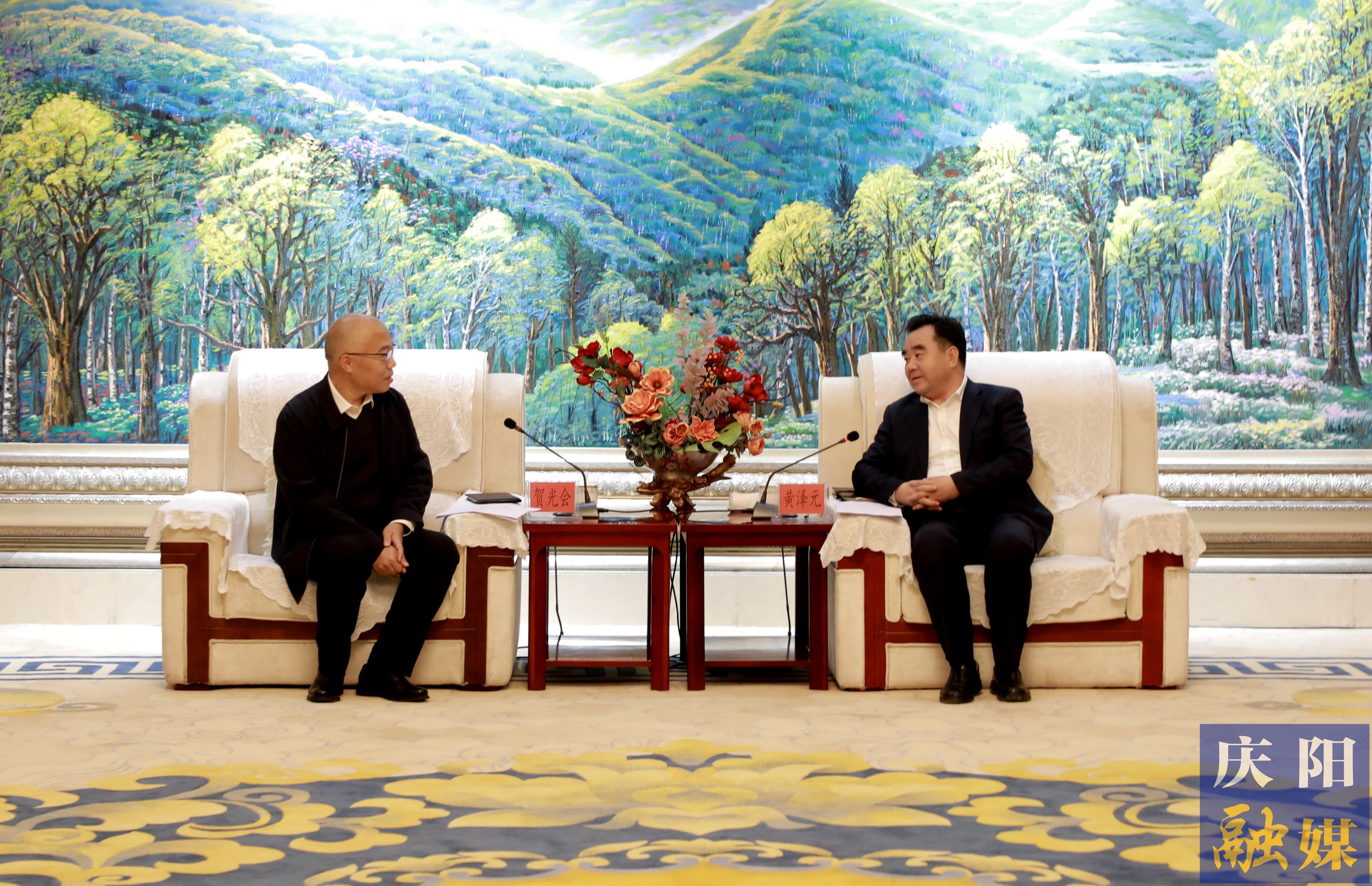 黃澤元與晉能控股裝備制造集團(tuán)總工程師賀光會一行座談