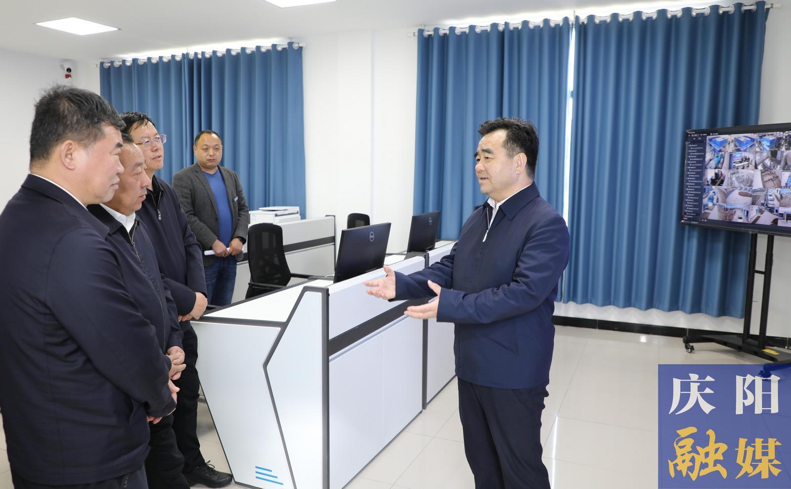 黃澤元在慶城縣調研時強調 大干實干快干以實績實效促發(fā)展 延鏈補鏈強鏈以產(chǎn)業(yè)振興強縣域