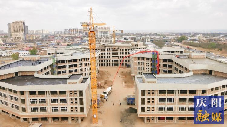 西峰區(qū)學(xué)院路實驗學(xué)校建設(shè)項目加速推進 確保今年8月建成投用