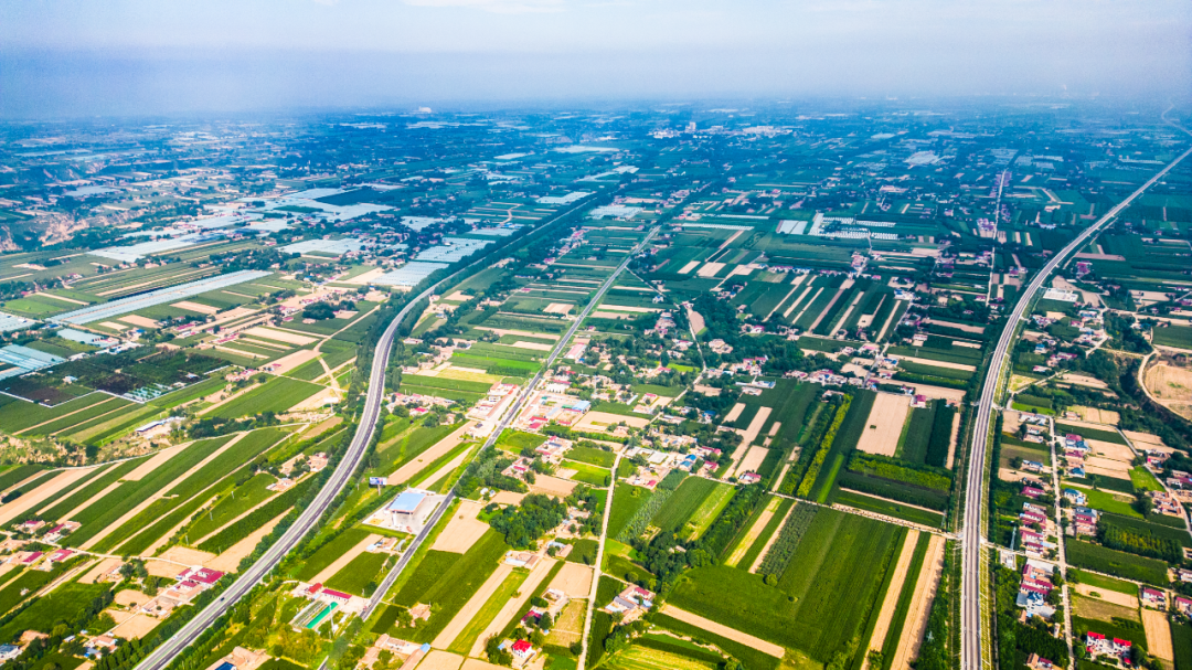 在春天里，帶您行走西峰