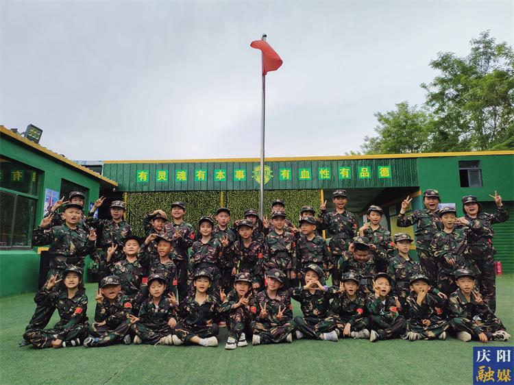 小記者進(jìn)“軍營(yíng)” 共筑愛國(guó)強(qiáng)軍夢(mèng)