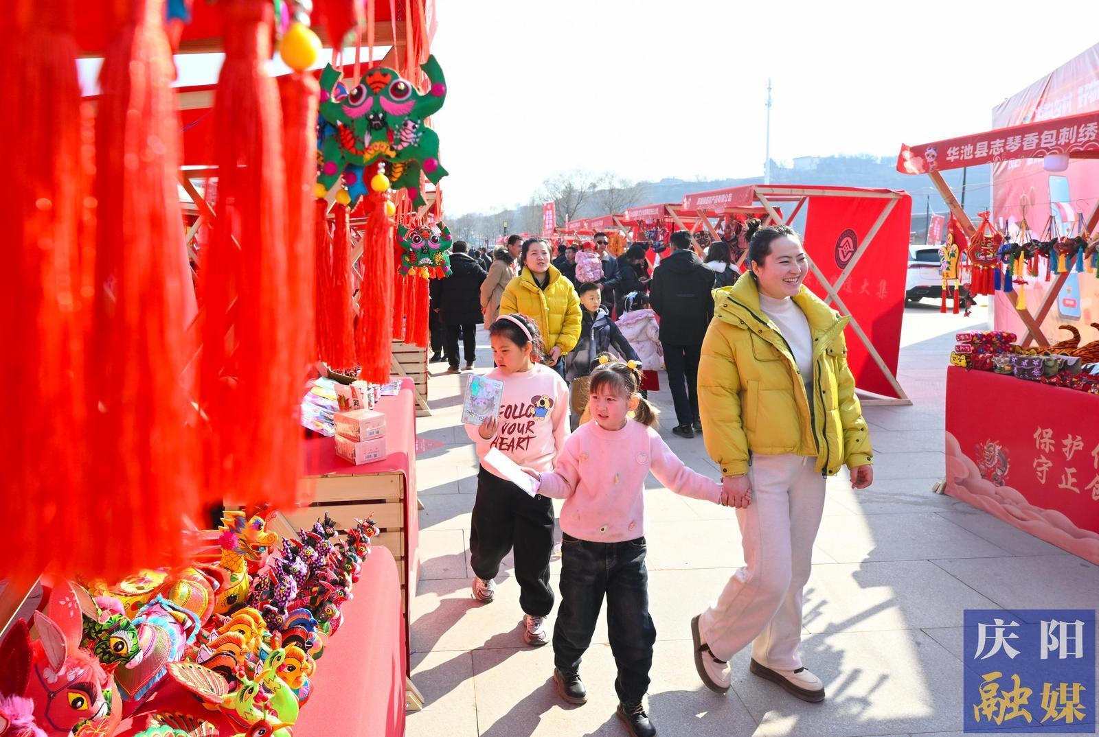 【慶陽年味·攝影報(bào)道】?慶陽年貨節(jié)重磅開啟，非遺好物大集結(jié)！