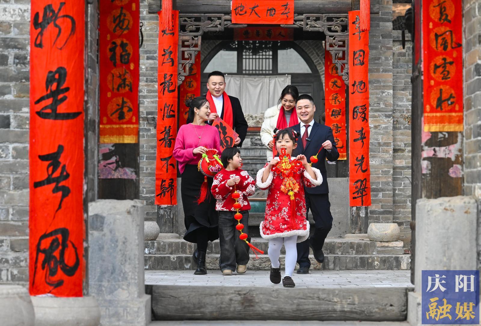 【新春走基層·攝影報(bào)道】古韻慶澤園 歡喜過大年