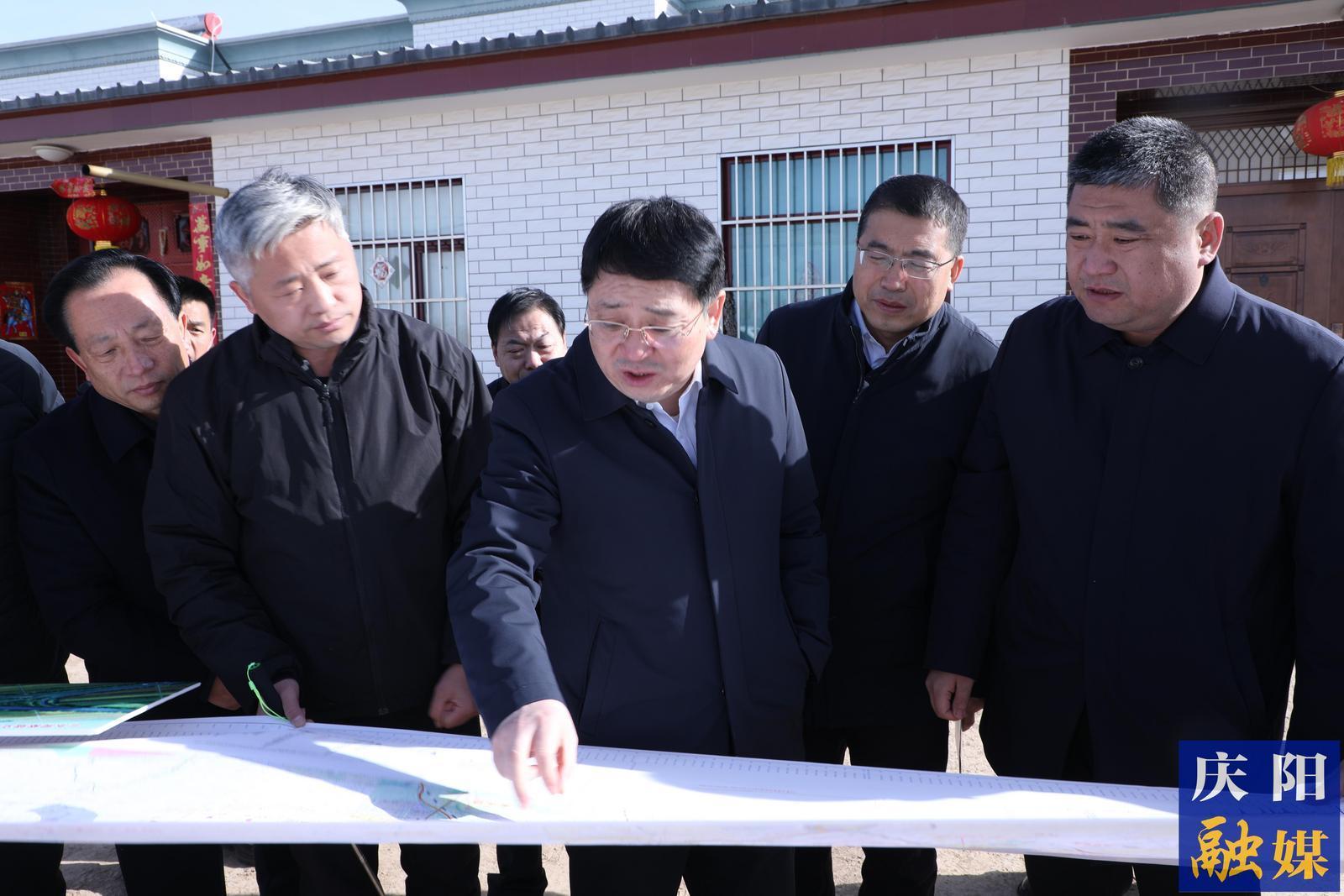 周繼軍在調(diào)研重點(diǎn)交通基礎(chǔ)建設(shè)項(xiàng)目時(shí)強(qiáng)調(diào) 堅(jiān)持“交通先行” 全力推動(dòng)經(jīng)濟(jì)社會(huì)高質(zhì)量發(fā)展