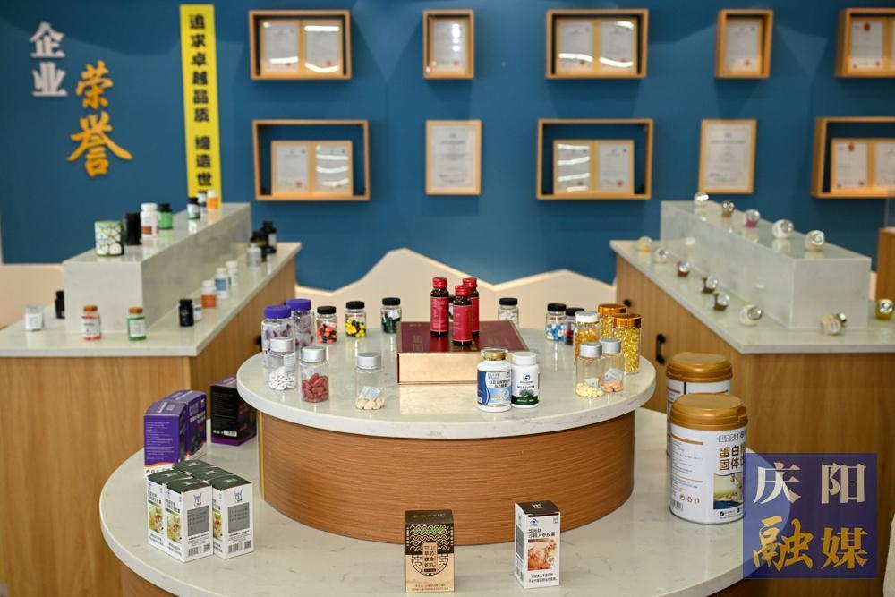 【攝影報(bào)道】寧縣蘋果產(chǎn)業(yè)鏈穩(wěn)步發(fā)展  多元化產(chǎn)品走向國際市場(chǎng)