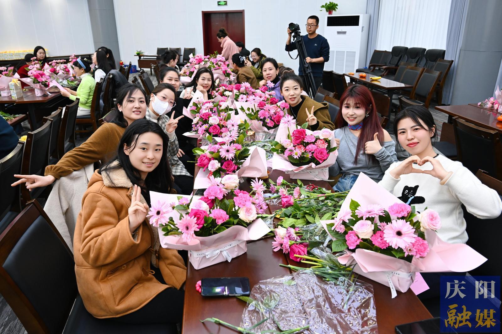 【攝影報道】“花香情暖 春韻悠長”慶陽融媒慶“三八”活動舉辦