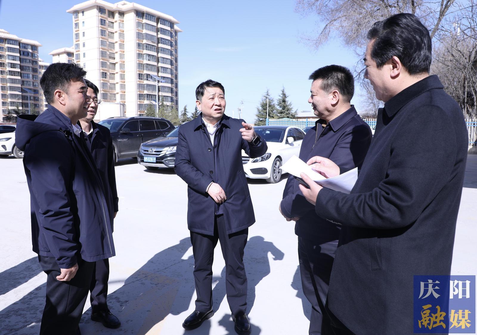 周繼軍在西峰區(qū)調研踏勘重點項目建設工作