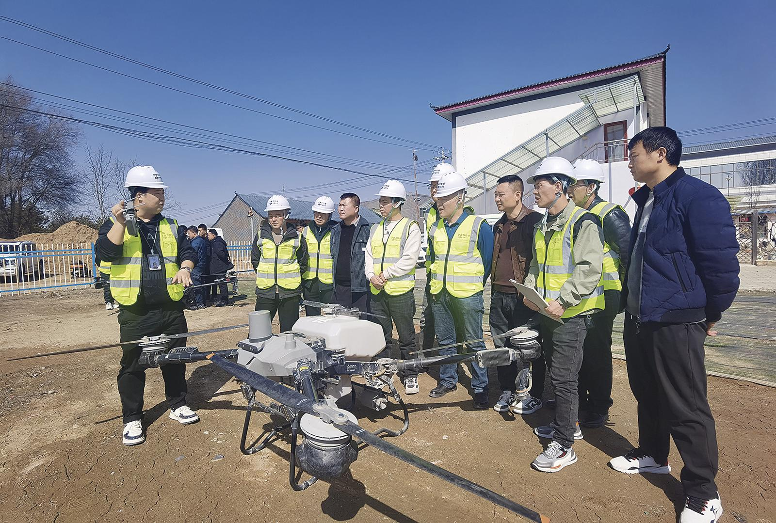 西峰區(qū)：新農人變“飛手” 豐富“低空經濟+農業(yè)”應用場景
