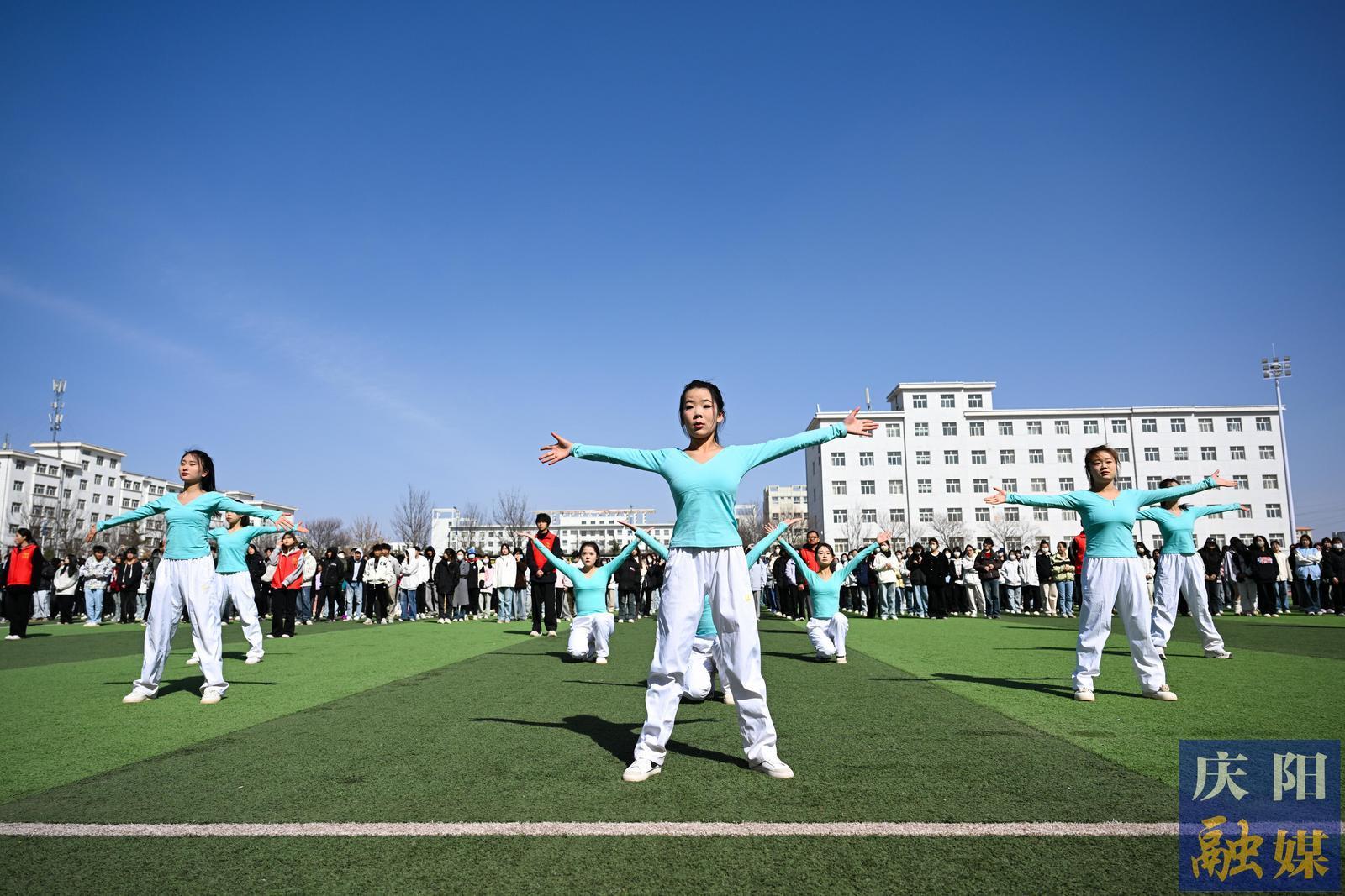 【攝影報道】慶陽職業(yè)技術(shù)學(xué)院啟動“健康體重 筑夢未來”體重管理年活動