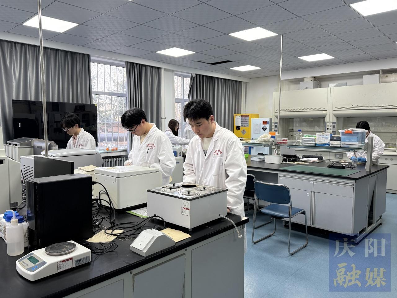 慶陽(yáng)市深化校地合作 推動(dòng)中醫(yī)藥產(chǎn)業(yè)融合