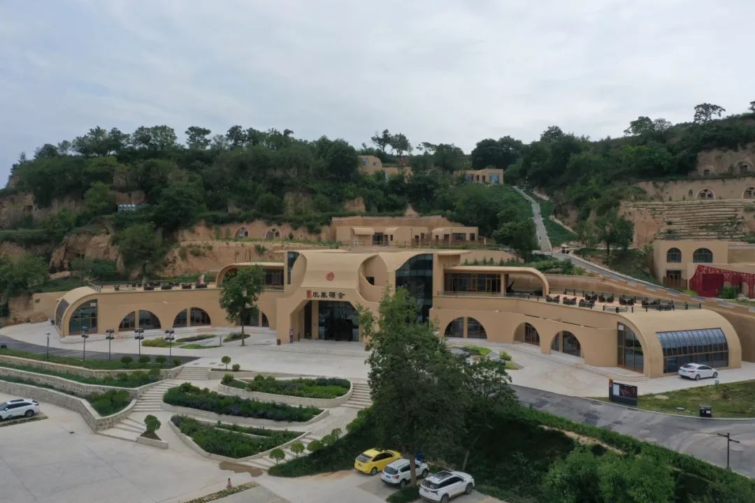 帳篷下的煙火氣 田野間的新希望——甘肅省慶陽市西峰區(qū)“農(nóng)文旅”融合帶火春日鄉(xiāng)村游