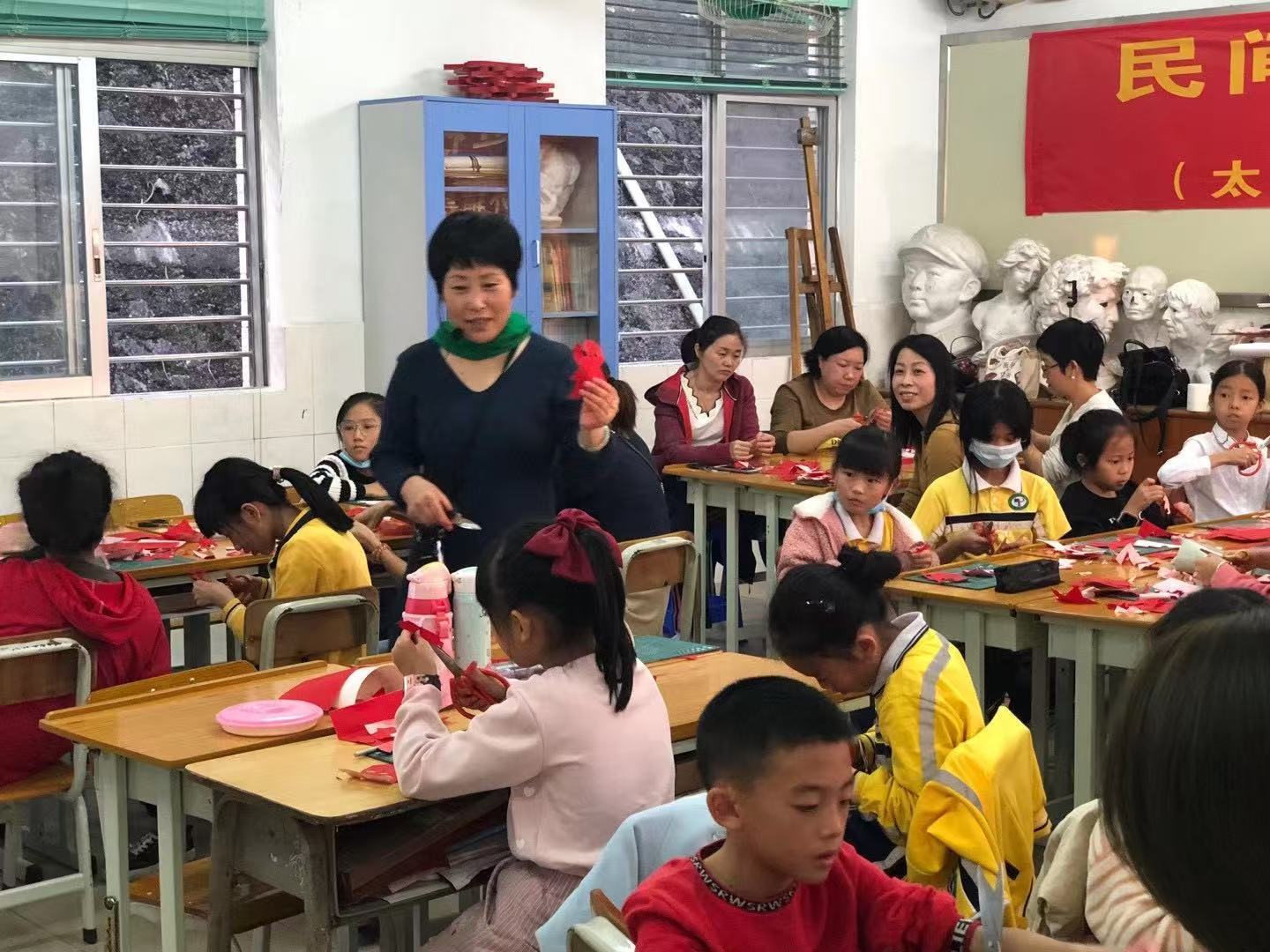 【香約慶陽 包容天下】安惠琳：一刀一剪塑乾坤 千雕萬琢續(xù)傳承