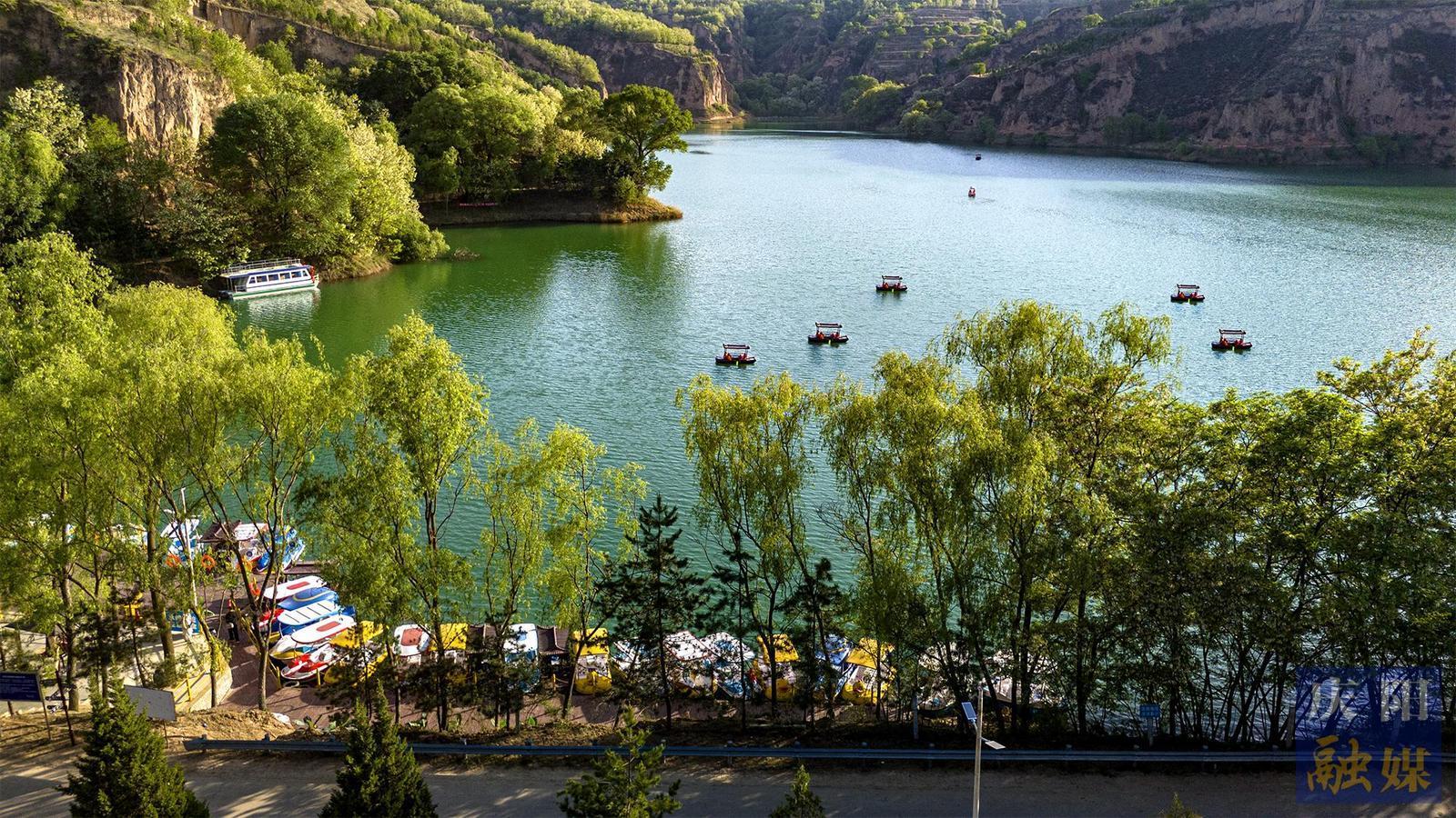 【攝影報道】鎮(zhèn)原太陽池錯峰游持續(xù)升溫 山水露營解鎖假日新體驗