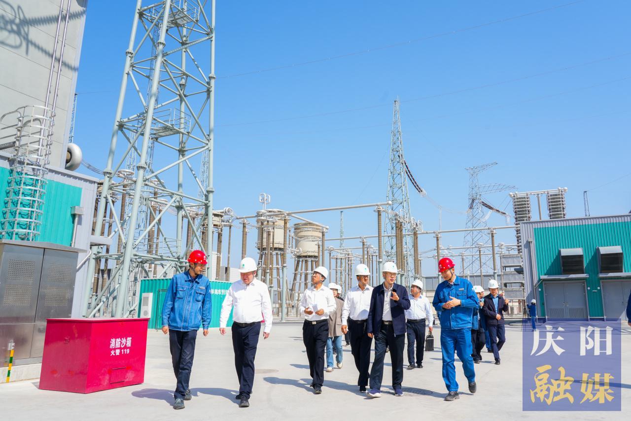 慶陽市總工會開展2025年“勞模工匠助企行”行動暨國網(wǎng)慶陽供電公司勞模工匠技能交流活動