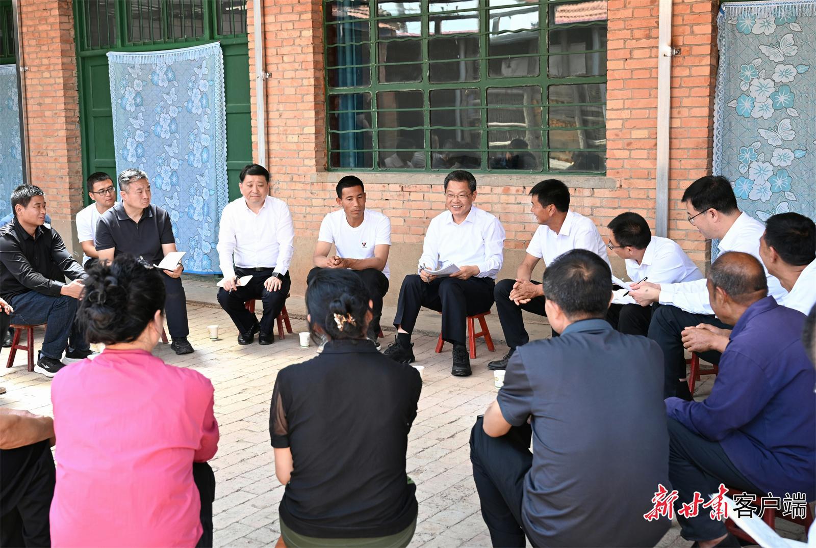 任振鶴在慶陽(yáng)市調(diào)研時(shí)強(qiáng)調(diào) 堅(jiān)決守牢底線任務(wù) 加快推動(dòng)老區(qū)振興