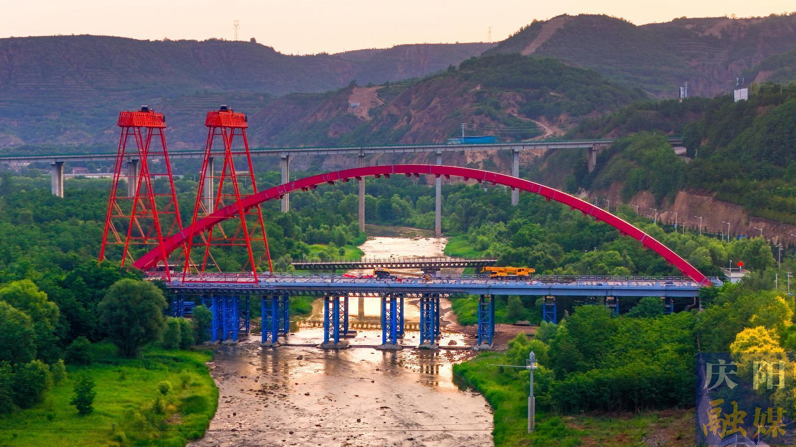 【攝影報道】寧縣：G244線長慶橋大橋建設穩(wěn)步推進