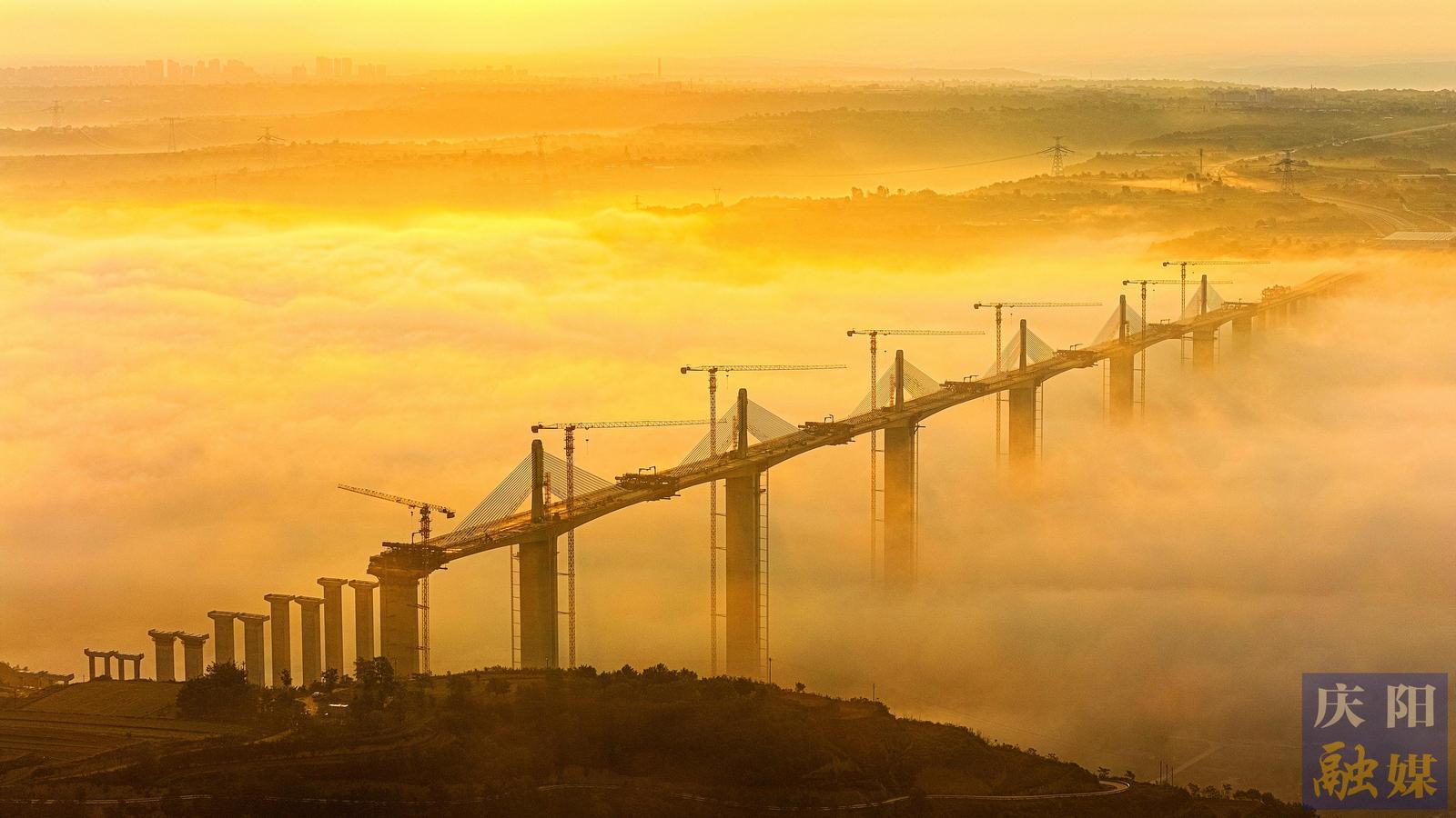 【攝影報(bào)道】合水縣：西合公路馬蓮河特大橋建設(shè)進(jìn)入沖刺階段