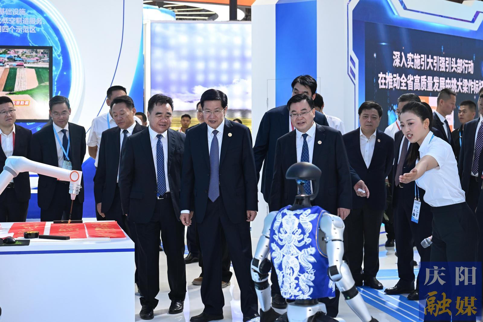 第三十一屆中國蘭州投資貿(mào)易洽談會開幕 高云龍胡昌升任振鶴莊國泰等巡視慶陽展館