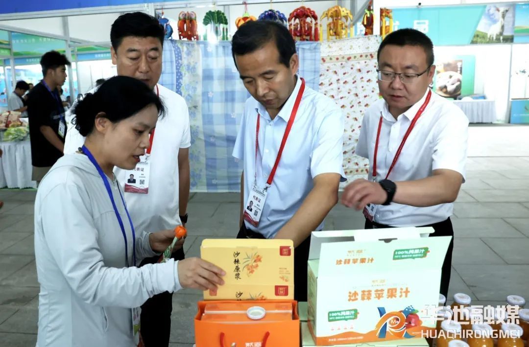 魏凱選實(shí)地檢查第三十一屆蘭洽會(huì)華池展館布展工作 確保展會(huì)成果豐碩