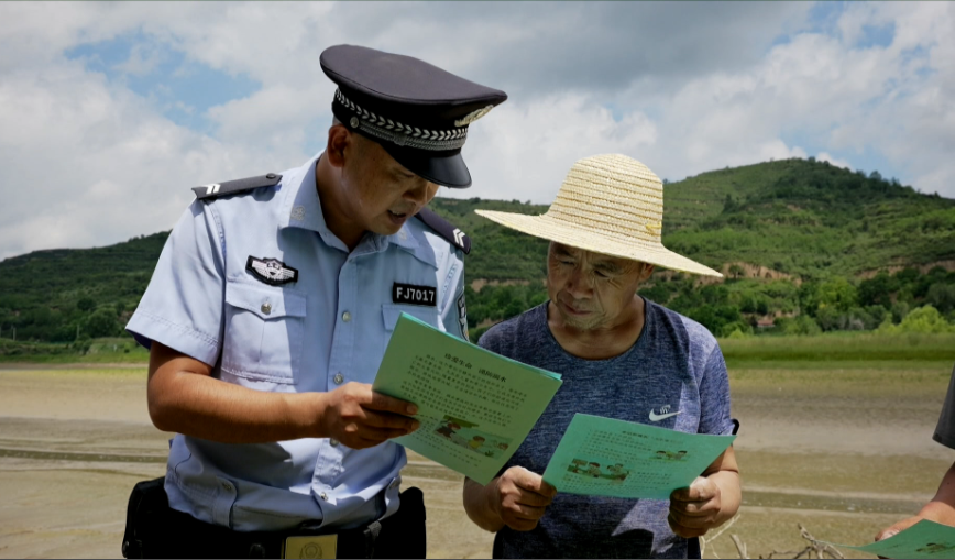 合水縣公安局固城派出所：筑牢暑期安全防護(hù)網(wǎng)守護(hù)平安一＂夏＂