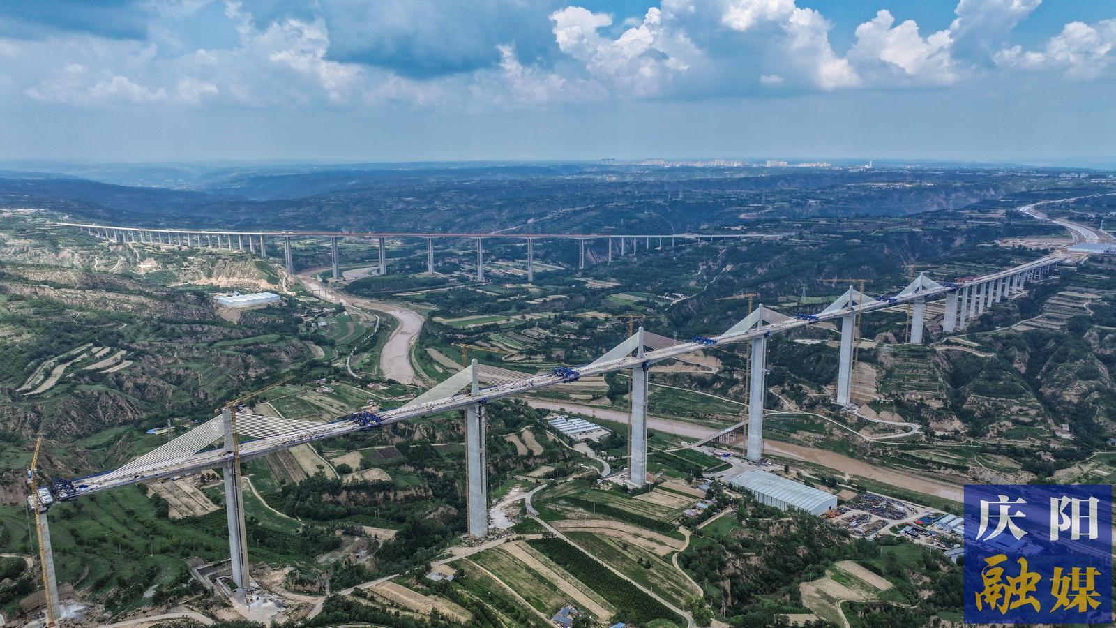 G309線西合公路項(xiàng)目馬蓮河特大橋建設(shè)進(jìn)入沖刺階段