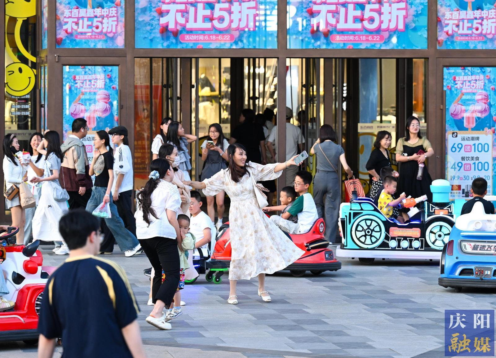 【攝影報道】西峰夏夜活力足 商圈夜市人氣旺