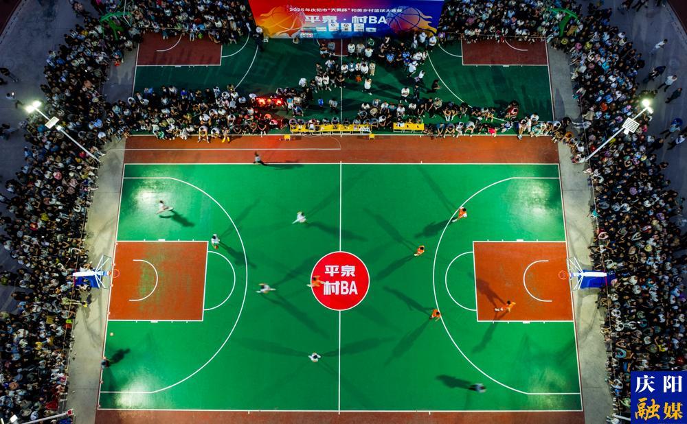 【攝影報道】慶陽市“大賢杯”和美鄉(xiāng)村籃球大賽暨“平泉·村BA”第六天 賽程過半 精彩“籃”不住