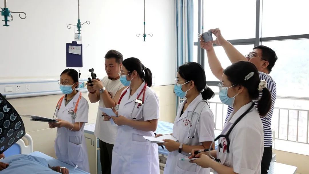 “東西協(xié)作手拉手·共筑振興同心路”聯(lián)合采訪團(tuán)到華池開展采訪調(diào)研活動(dòng)