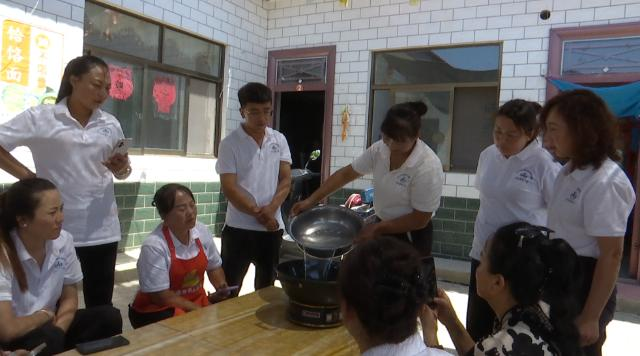 【全面推進(jìn)鄉(xiāng)村振興 加快農(nóng)業(yè)農(nóng)村現(xiàn)代化】合水縣西華池鎮(zhèn)唐旗村：數(shù)字賦能農(nóng)業(yè) 創(chuàng)新激活鄉(xiāng)村