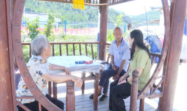 【結(jié)對(duì)幫扶 愛(ài)心甘肅--合水在行動(dòng)】合水縣蒿咀鋪鄉(xiāng)：結(jié)對(duì)關(guān)愛(ài)暖人心 點(diǎn)滴真情見(jiàn)擔(dān)當(dāng)