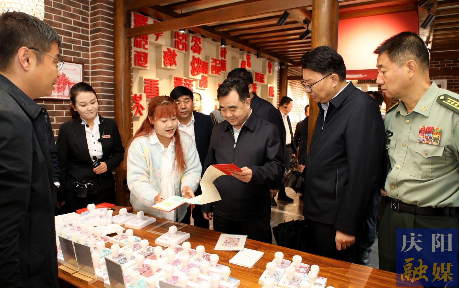 【簡(jiǎn)訊】黃澤元帶隊(duì)觀摩華池縣重大項(xiàng)目建設(shè)情況