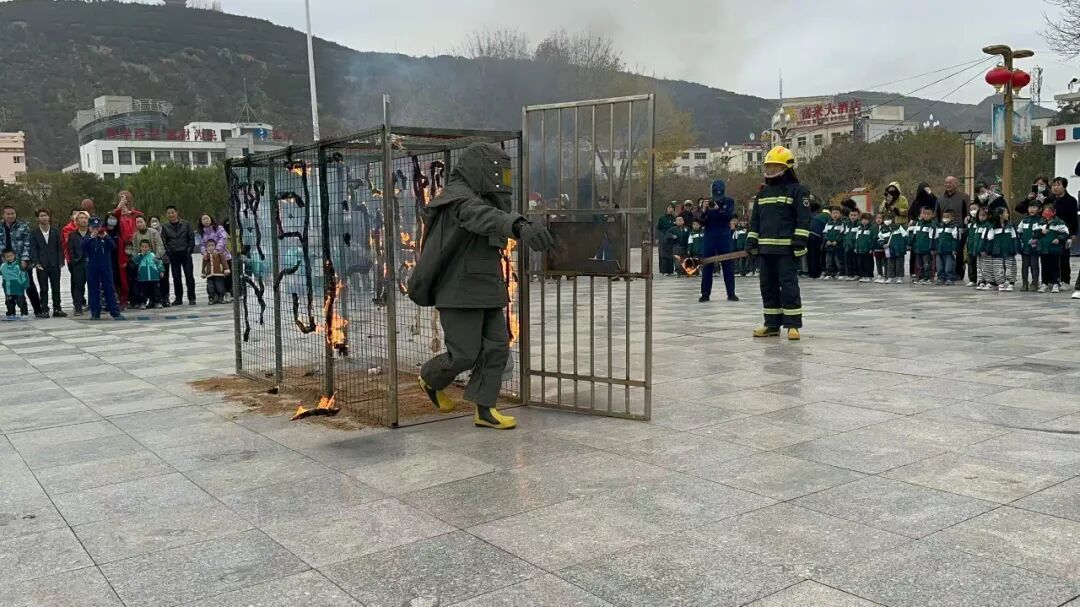 119消防宣傳月 | 環(huán)縣消防開展現(xiàn)場(chǎng)集中宣傳活動(dòng)