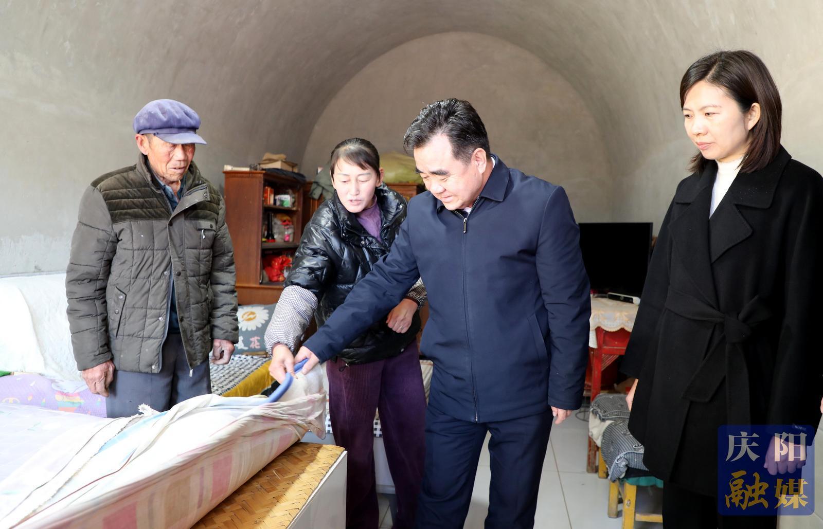 黃澤元在華池縣調(diào)研時(shí)強(qiáng)調(diào) 全力以赴完成全年目標(biāo)任務(wù) 為高質(zhì)量發(fā)展注入強(qiáng)勁動(dòng)能