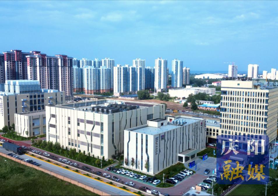 【喜迎2025中國算谷數(shù)字產(chǎn)業(yè)發(fā)展大會】黃土塬上起“云帆”四載深耕鑄就“東數(shù)西算”西部樣板