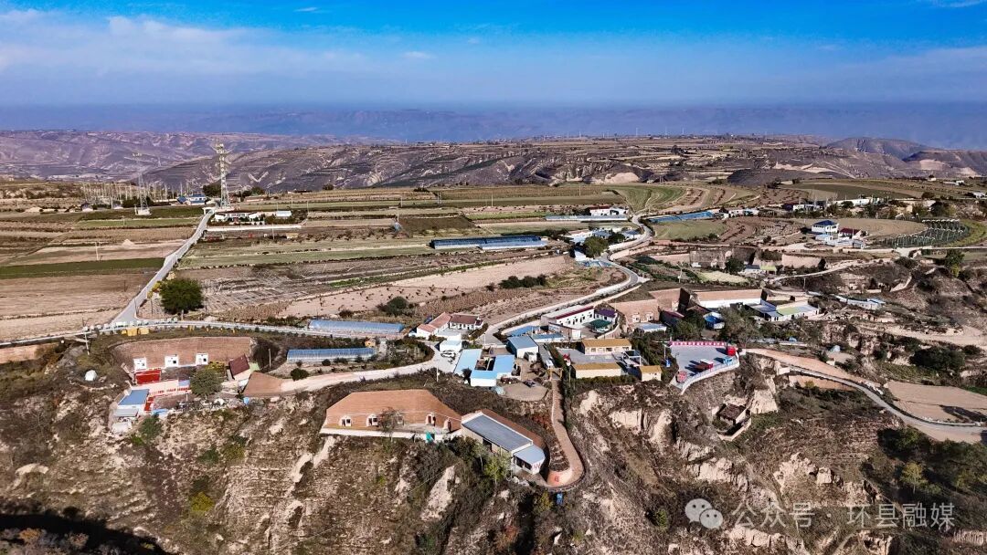 楊清艷：返鄉(xiāng)創(chuàng)業(yè)點(diǎn)亮鄉(xiāng)親 “家門口”的就業(yè)致富夢(mèng)