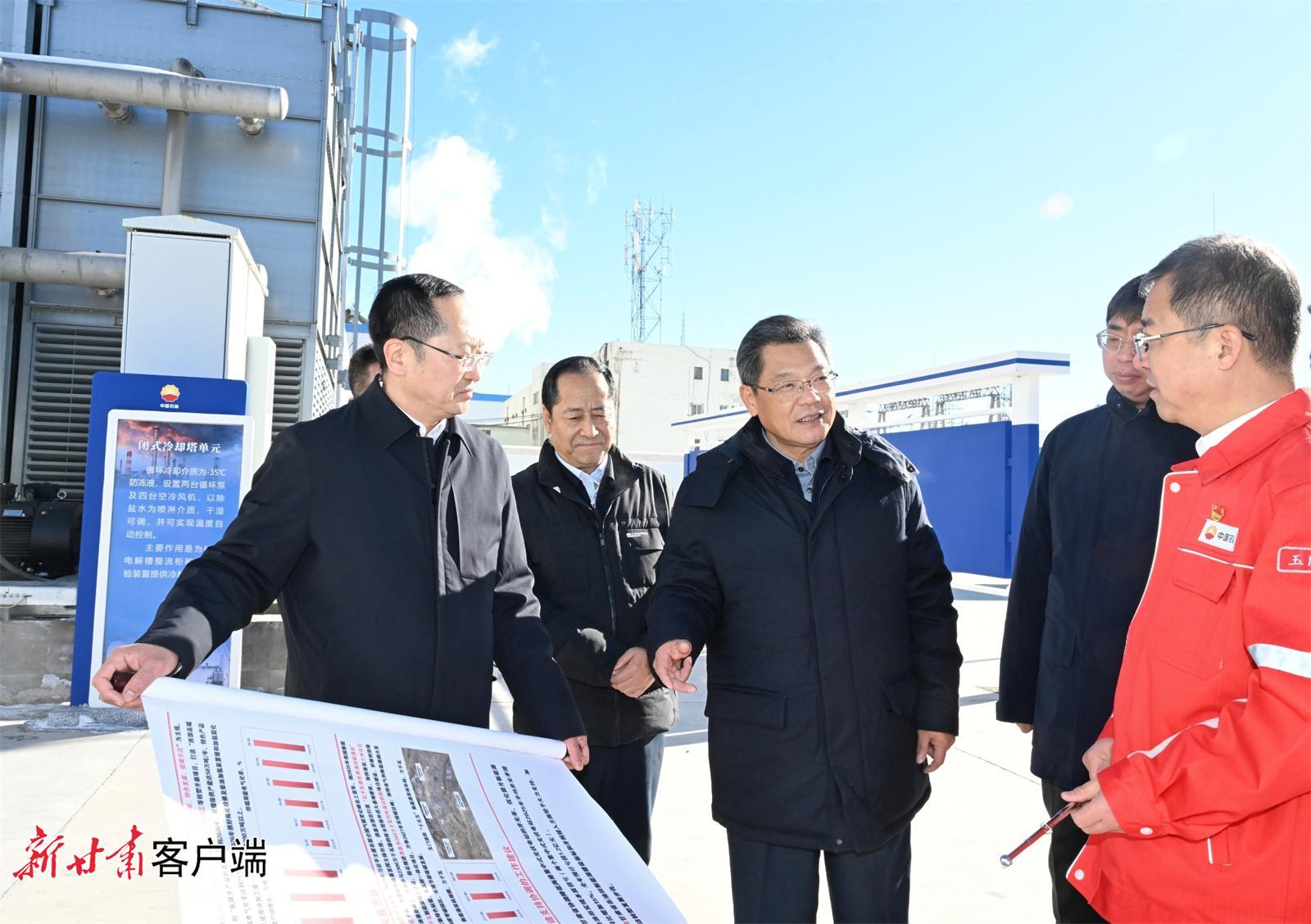 任振鶴在玉門(mén)市調(diào)研時(shí)強(qiáng)調(diào) 因地制宜發(fā)展新質(zhì)生產(chǎn)力 集群成勢(shì)壯大產(chǎn)業(yè)新動(dòng)能