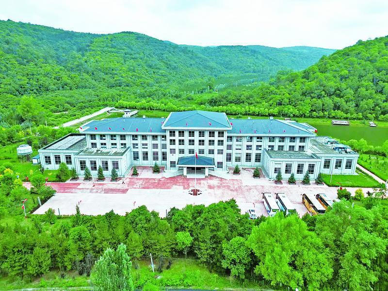 《隴東報(bào)》特刊︱重整行裝再出發(fā) 努力建設(shè)全國一流干部學(xué)院 ——寫在甘肅南梁干部學(xué)院建院十周年之際