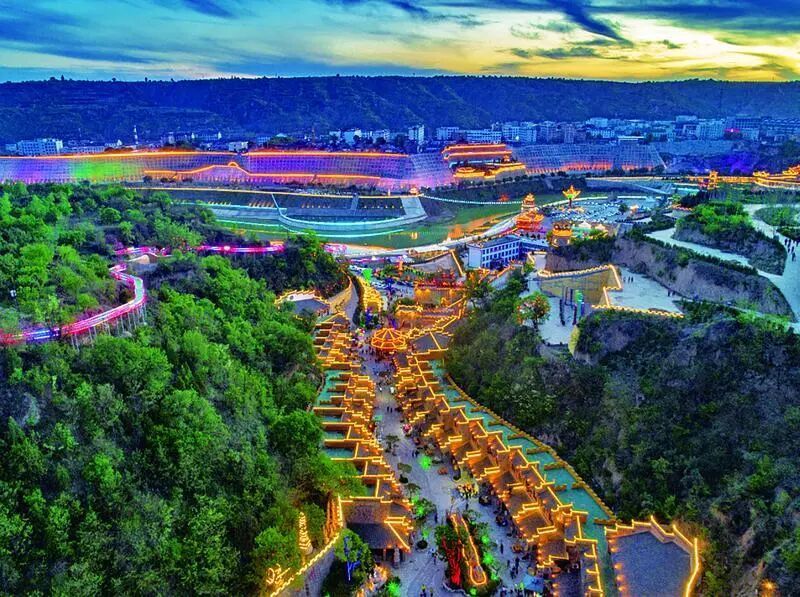 燈火映文脈 國潮啟新歲——慶城縣“文旅+康養(yǎng)”讓千年古城迸發(fā)新活力