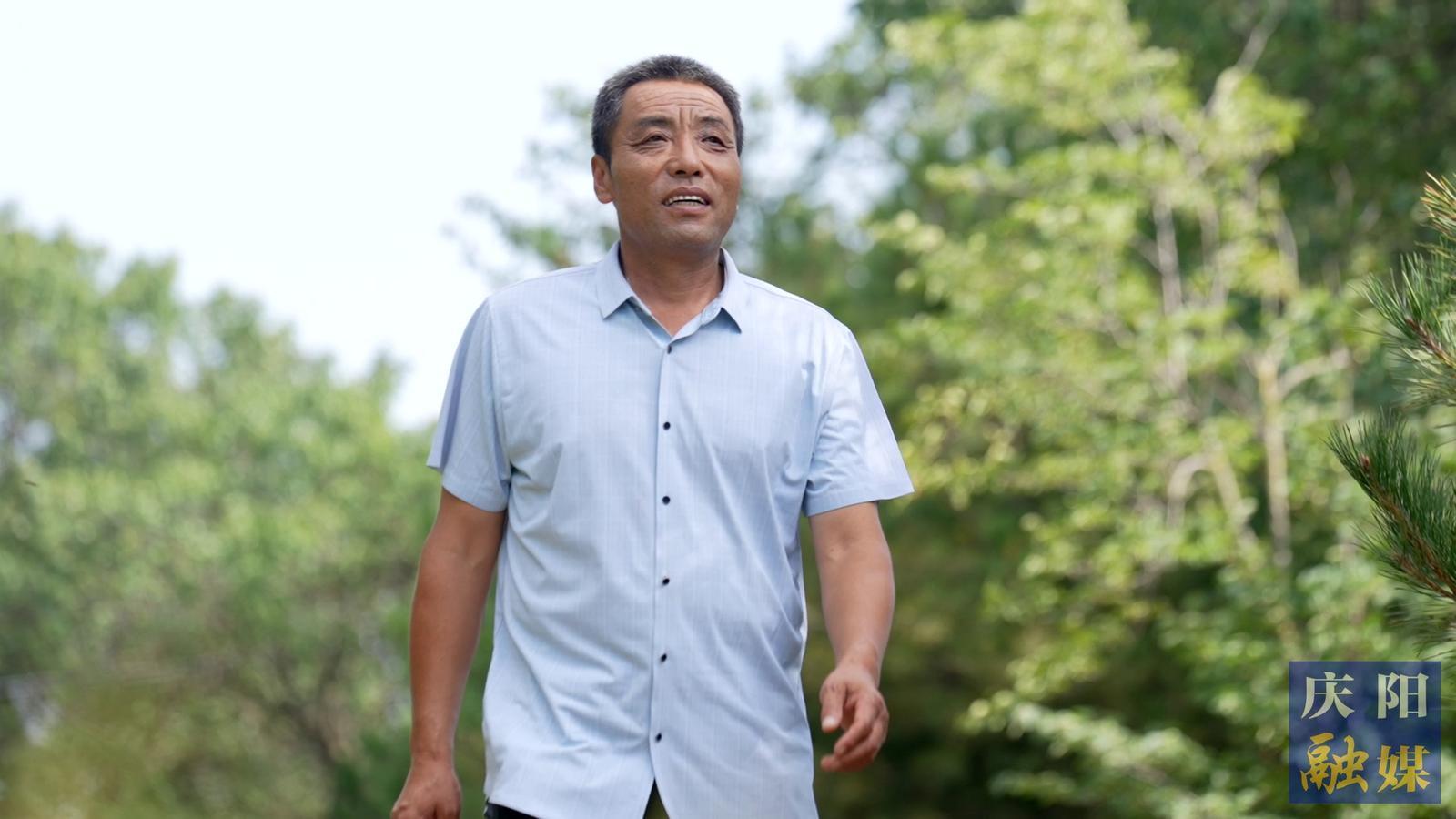 點亮一束光 照亮前行的希望——李含林與他的殘疾人就業(yè)之路