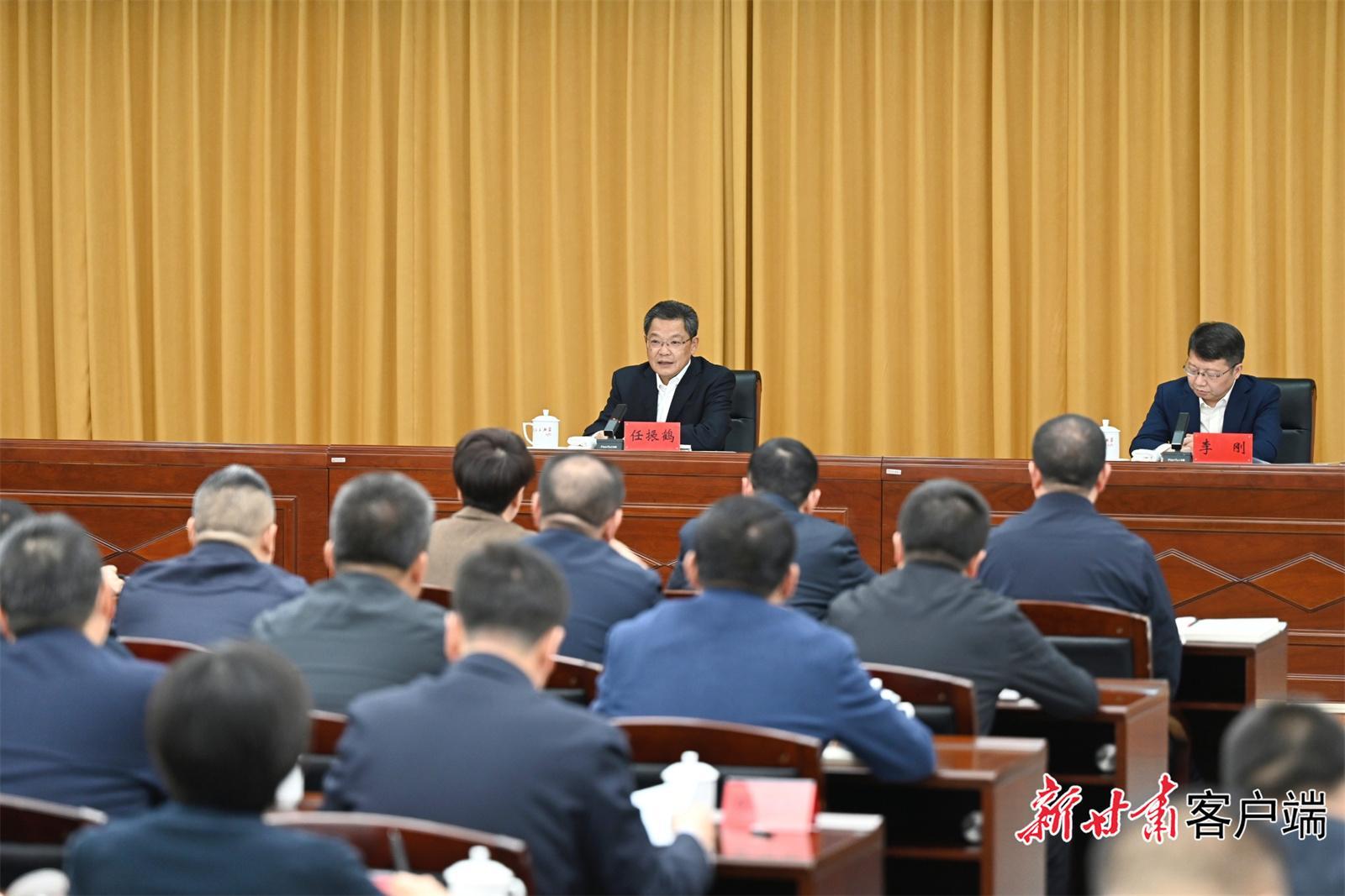 任振鶴在全省縣（市、區(qū)）長(zhǎng)培訓(xùn)班上作輔導(dǎo)報(bào)告時(shí)強(qiáng)調(diào) 牢記囑托 扛牢責(zé)任 苦干實(shí)干 奮力開(kāi)創(chuàng)現(xiàn)代化建設(shè)新局面