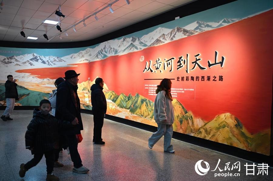 “從黃河到天山——史前彩陶的西漸之路”文物大展在甘肅省博物館開展