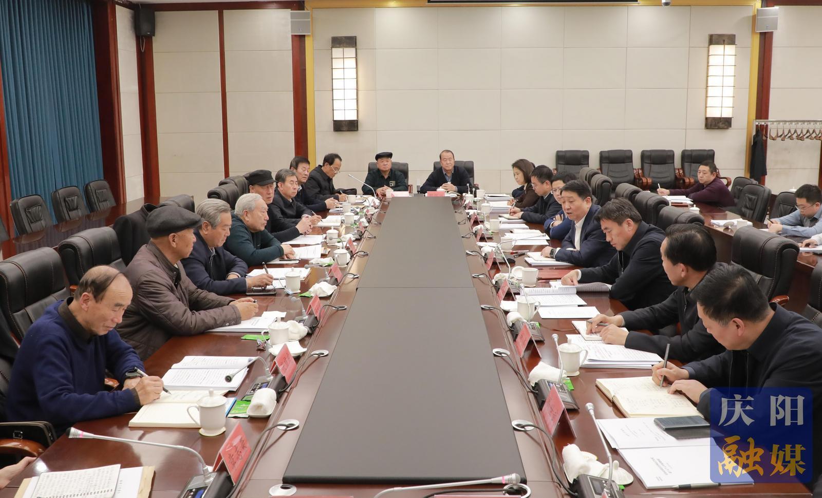 周繼軍主持召開座談會 征求老干部對《政府工作報告》和《“十五五”規(guī)劃綱要（草案）》的意見建議